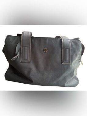 Lululemon Navy Blue Duffle Bag Large Travel Gym Weekender